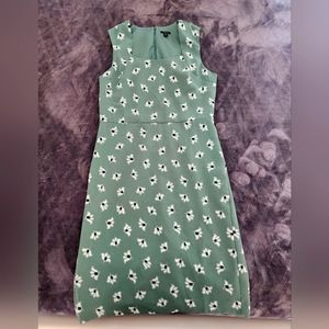 Ann Taylor factory green flower dress. Size 10